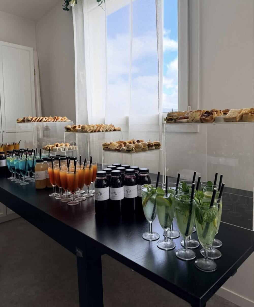 Table de mocktails maison dressée pour un événement - ODK Traiteur Meaux